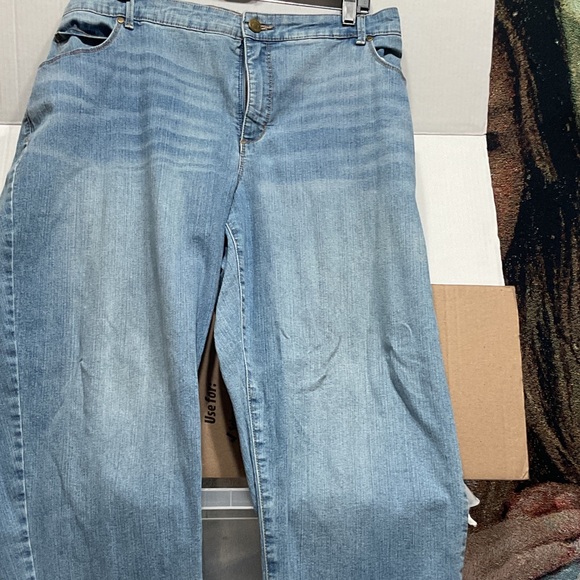Gloria Vanderbilt Denim - Gloria Vanderbilt Light Blue Ankle & Cropped Jeans